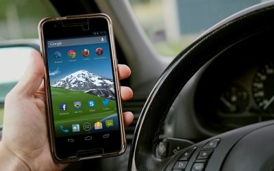 News 4 L’uso del cellulare al semaforo